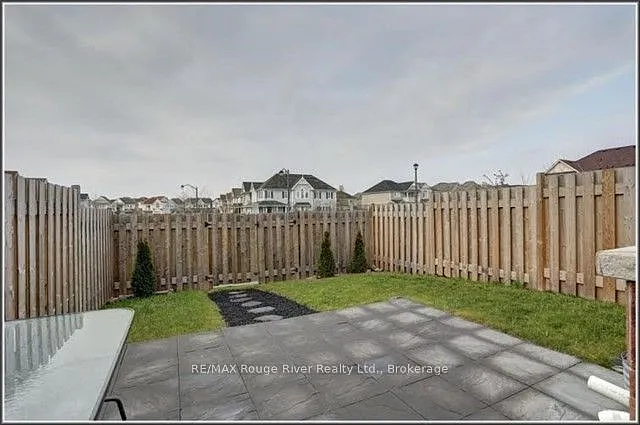 85 Lander Cres — Photo 3