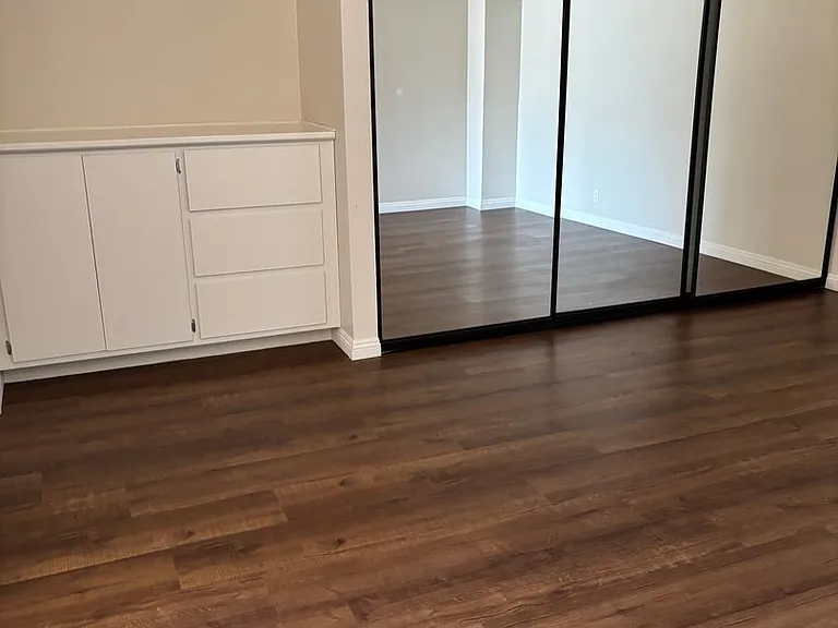 Spacious 1-Bed Apartments in Gated Tujunga Community — Photo 20