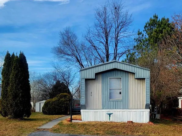870 Royal Crest Dr, Martinsburg, WV 25401