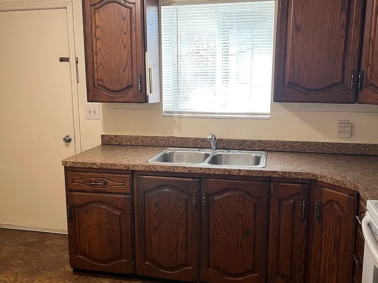 1054 N Victoria Way #1 — Photo 2