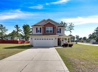 114 Flag Ln, Raeford, NC 28376