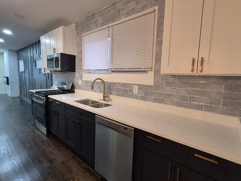 308 Pierce St — Photo 5