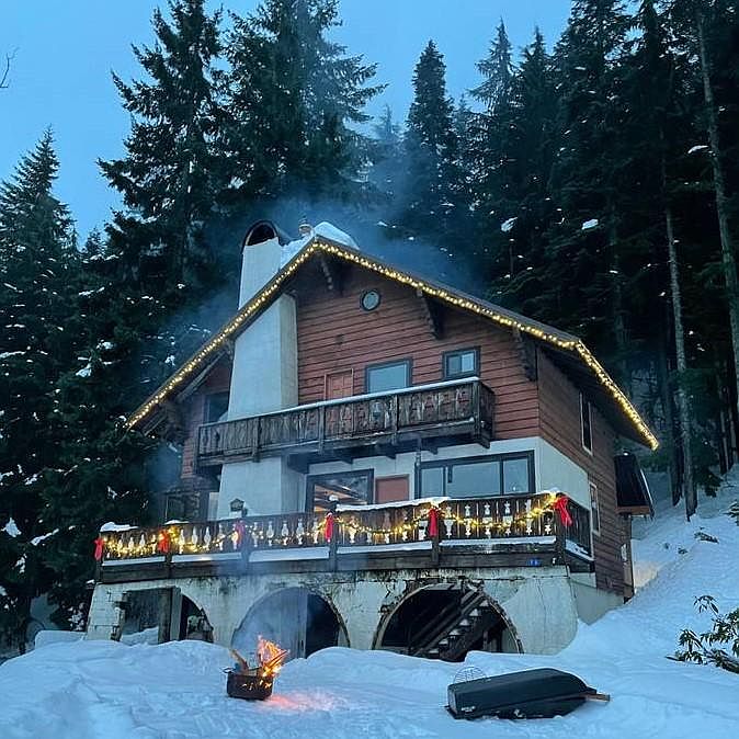 1st image of 1041 Snoqualmie Dr