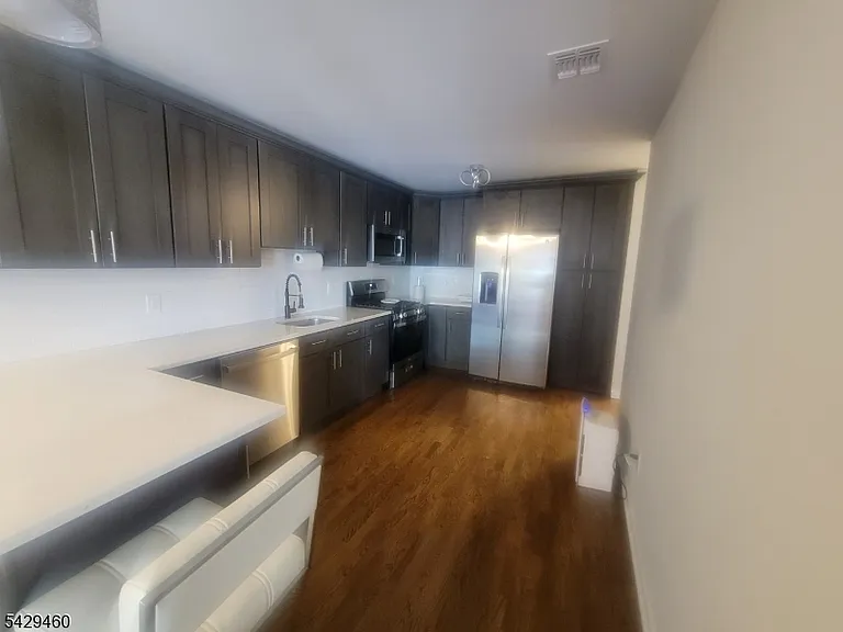 212 N Walnut St — Photo 7