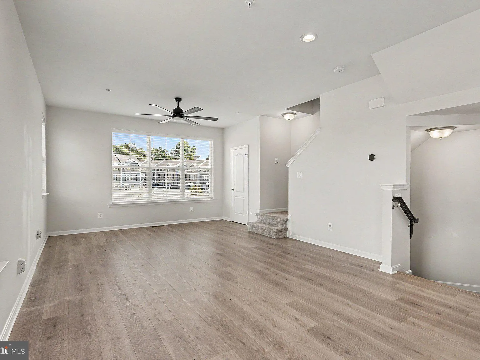2 bed, 2.5 bath, 1473 sqft, $2,700 — Photo 3