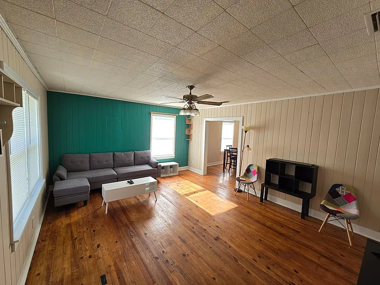 447 W 6th Ave — Photo 25