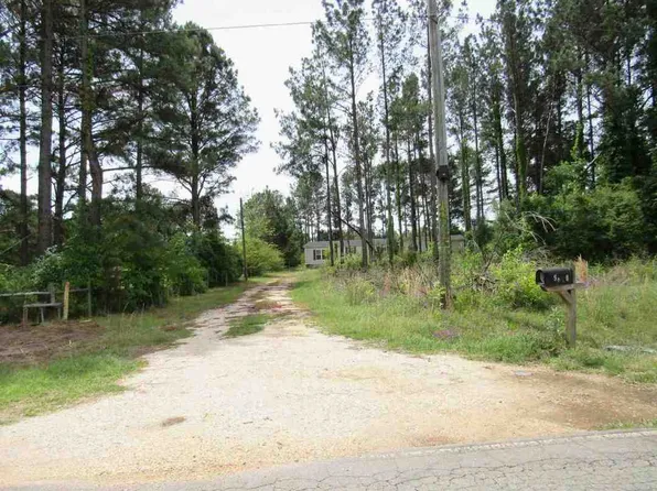 9870 Old Savannah Rd, Sandersville, GA 31082