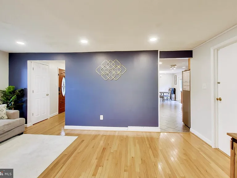 5932 Peregrine Dr — Photo 12