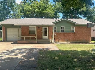 213 Ridgecrest Dr, Euless, TX 76040