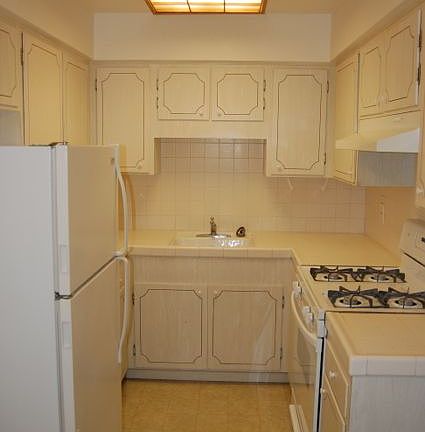 3rd image of 2414 F St APT 7