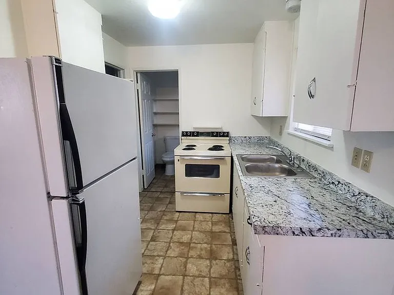 4033 Ottmar Rd NE — Photo 2