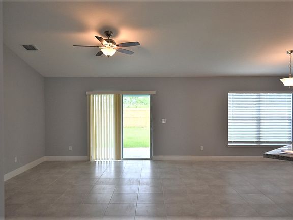 3rd image of 3942 SW Kamsler St
