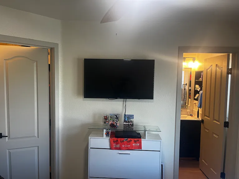 Guest Bedroom 2.