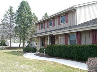 S43W22595 Beeheim Rd, Waukesha, WI 53189