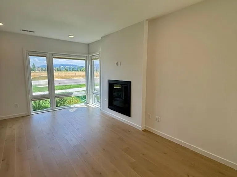 2957 S 27th Ave — Photo 10