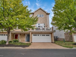 2233 City View Dr, Cleveland, OH 44113