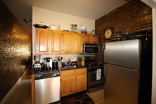 Rented by Brooklyn Real Inc | media 10