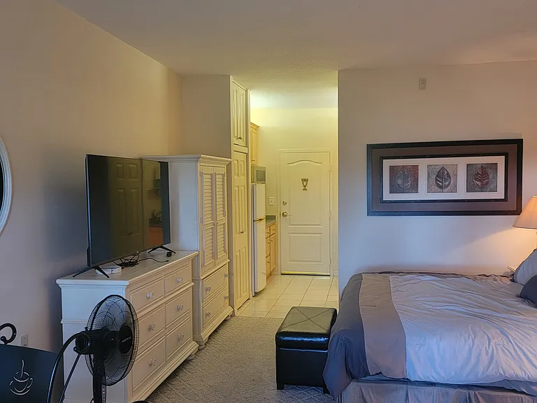2180 Country Club Dr #213 — Photo 2