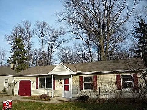 191 S Point Dr photo 1