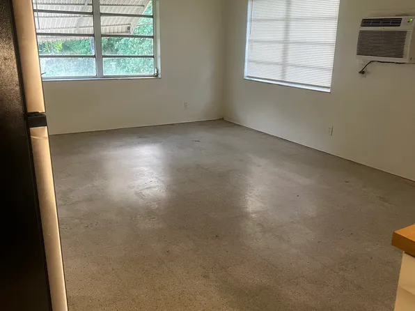 (undisclosed Address), West Park, FL 33023