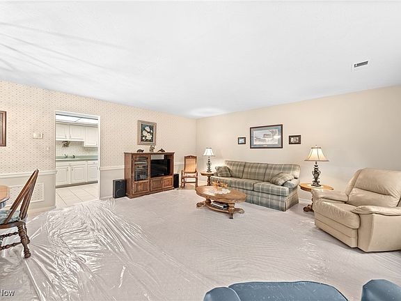 5th image of 3233 Bay Landing Dr