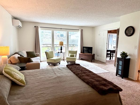 936 Daniels Dr Unit B