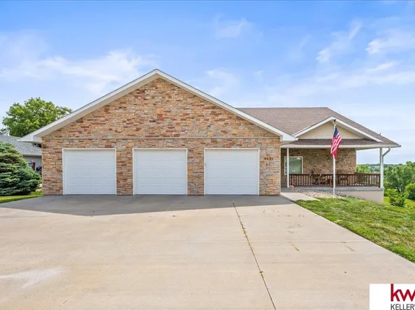 9421 Forest Ln, Plattsmouth, NE 68048