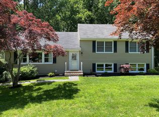 219 Ballantine Rd, Middletown, NJ 07748