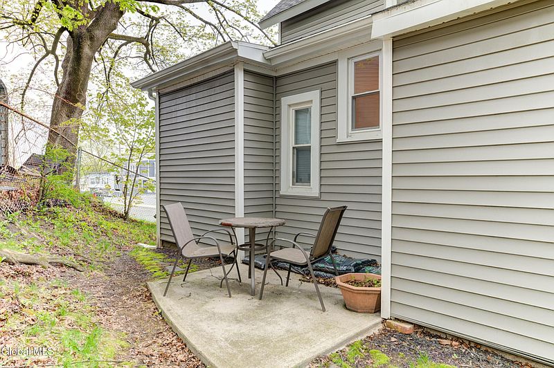 4th image of 80 Washington Avenue