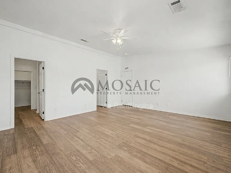 1625 S 74th St — Photo 23