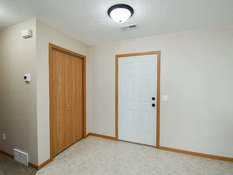 1420 E Redwood Blvd — Photo 7