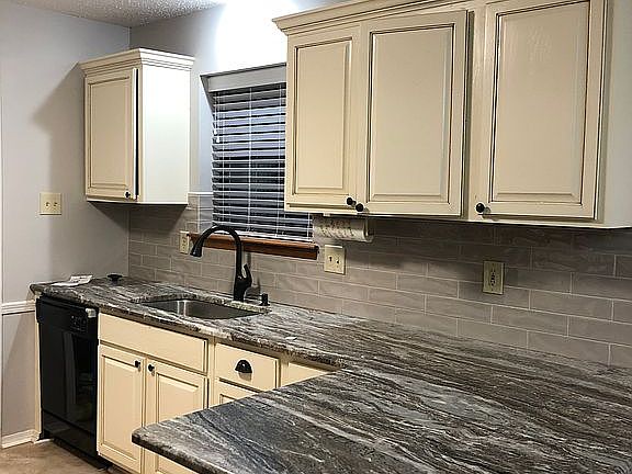Large breakfast bar