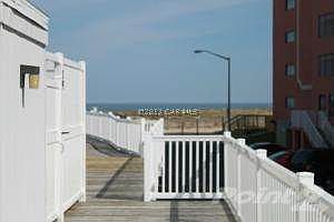 BEACHWALK 019
