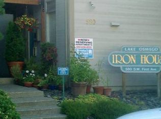 558 1st St APT D, Lake Oswego, OR 97034