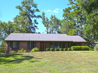 1836 Montclaire Dr, Vestavia Hills, AL 35216