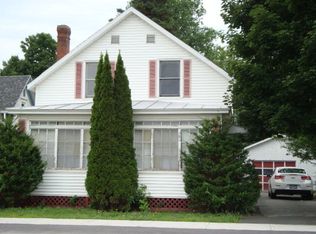 18 Pratt St, Rouses Pt, NY 12979