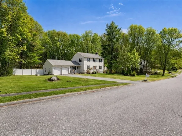 5 Garrison Heights Dr, Oxford, MA 01540