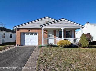 85 Trent Dr, Toms River, NJ 08757