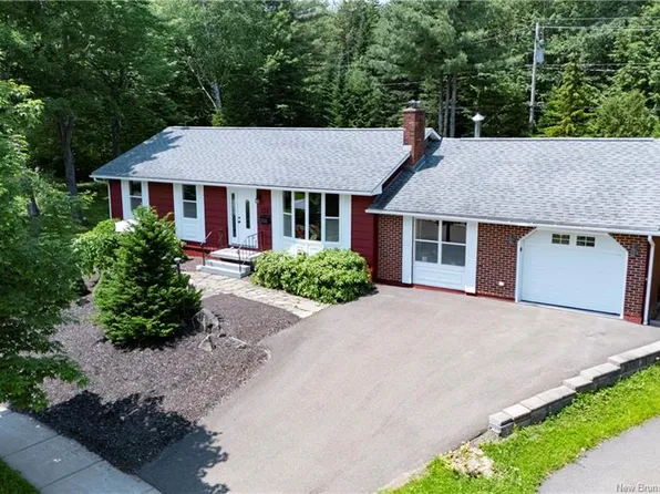 133 Leeds Dr, Fredericton, NB E3B 4S7