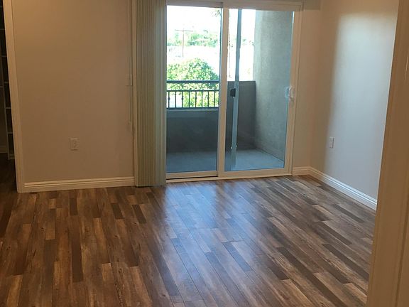 5th image of 6328 Hazeltine Ave