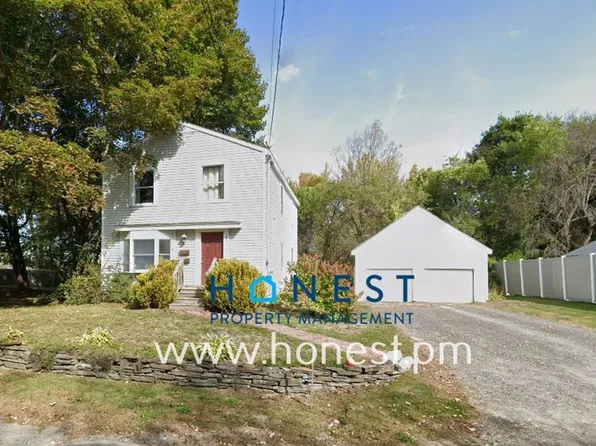 4 Pierce St #2, Gardiner, ME 04345
