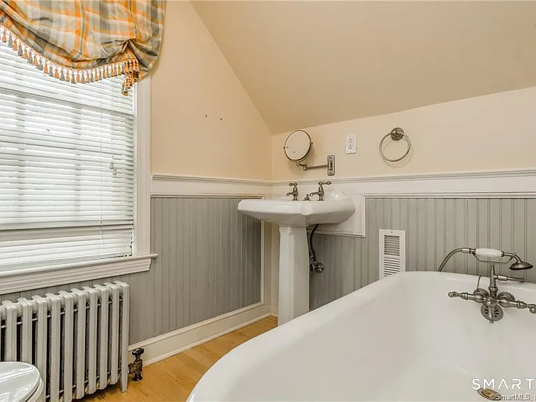 331 Auburn Rd — Photo 33