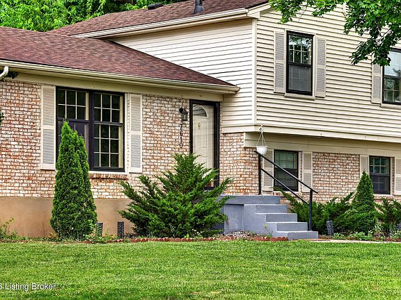3rd image of 7610 Carmil Ct