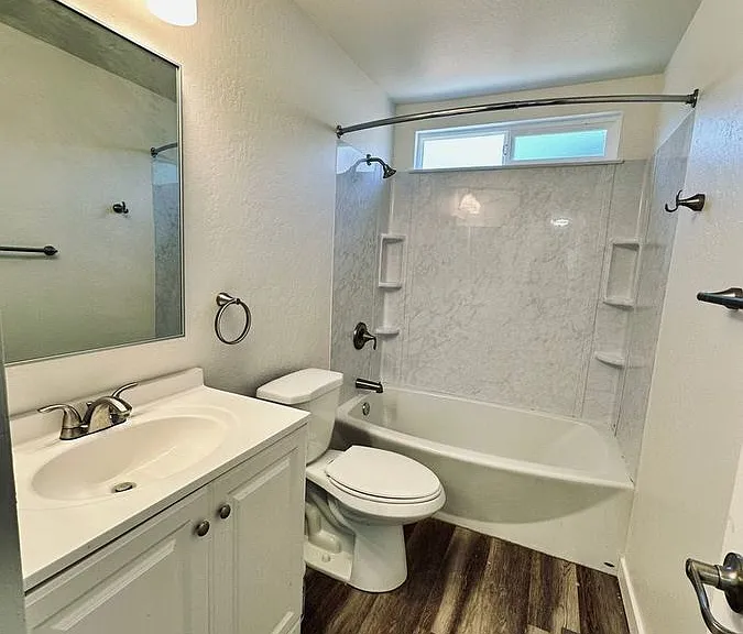 1055 Pinewood Dr — Photo 10