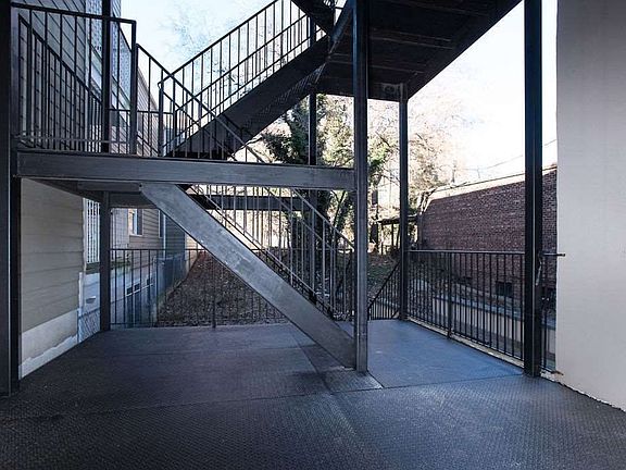 5th image of 677 Bergen Ave APT 3