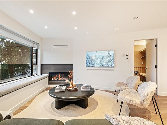 5th image of 4360 Lorimer Rd #215