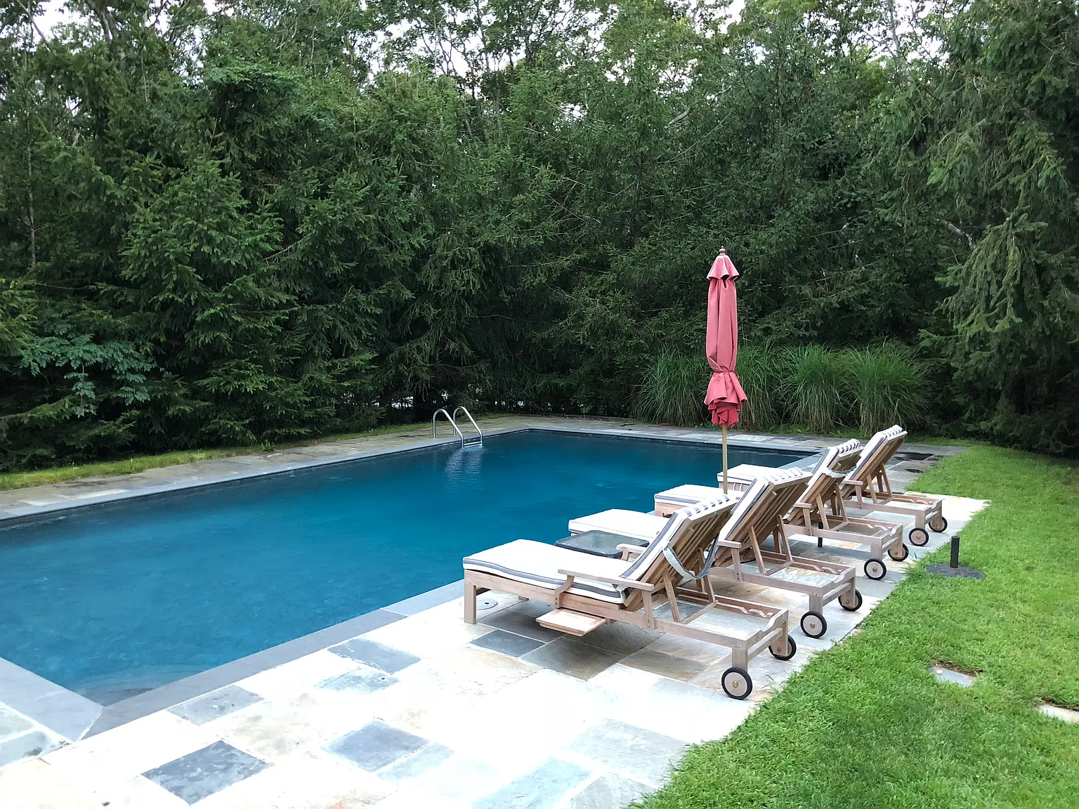 Hamptons Home with New Deck and Heated Pool — Photo 4