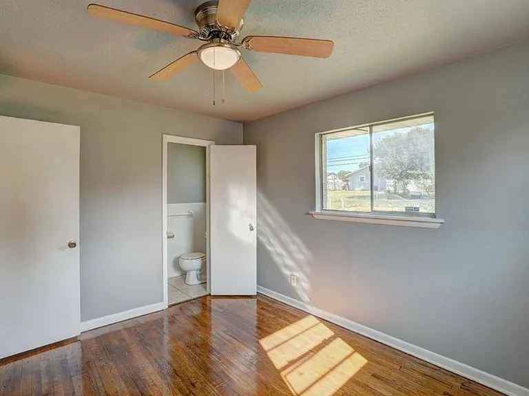 5325 NW Euclid Ave — Photo 15