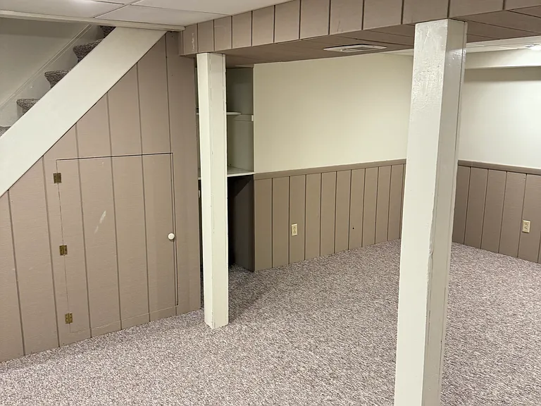 97 Locust Park — Photo 35