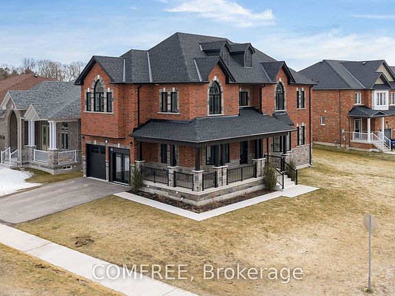 3rd image of 51 Wood Cres